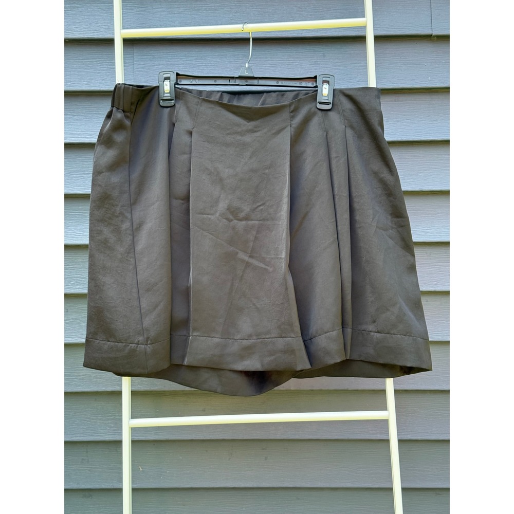 Banana Republic Black Pleated Shorts Womens XL NWT Quiet Luxury Waist Minimalist